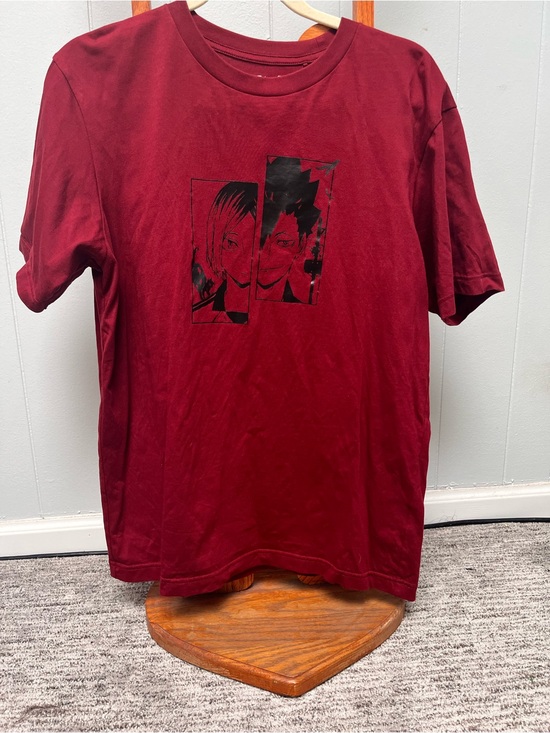 Uniqlo Other - Uniqlo x Haikyuu Men's Maroon Short-Sleeve Tee Kenma and Kuroo
